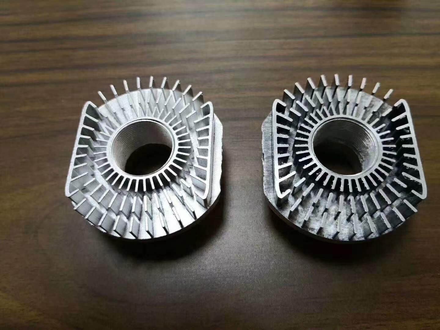 鋁件車(chē)燈散熱器拋光效果圖